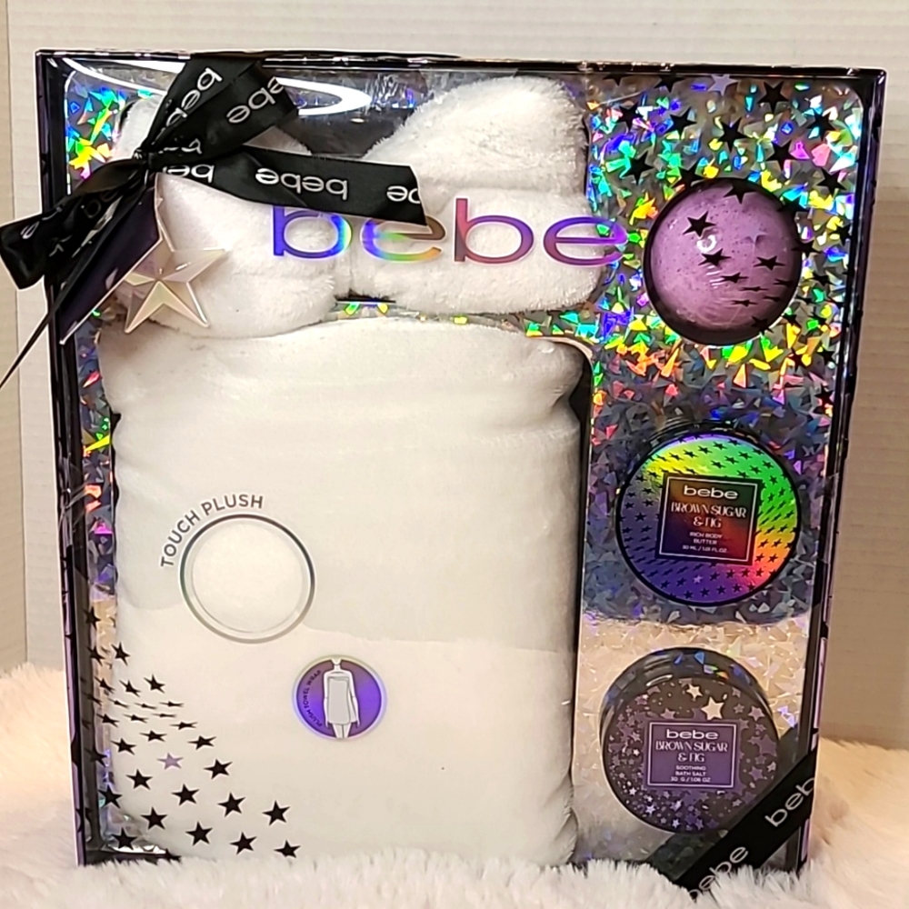 NEW IN BOX, BEBE DELUXE GIFT BATH SET, ROBE